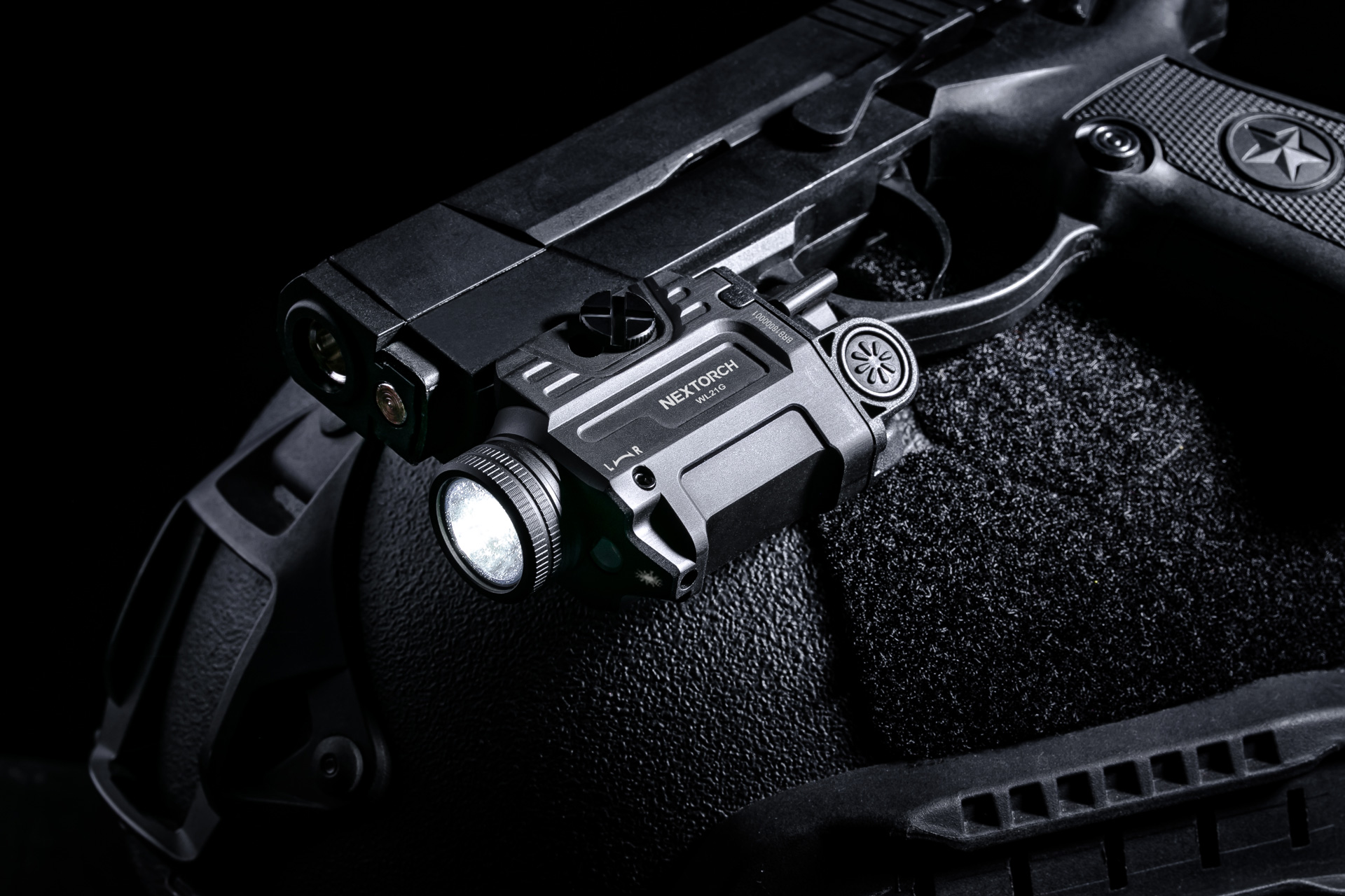 Nextorch WL21G - latarka z celownikiem laserowym